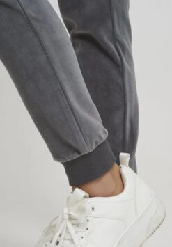 OXMO Oxnikita - Pantalones Deportivos - Castlerock 11 OXMO Oxnikita - Pantalones Deportivos - Castlerock -OXMO 5e94af9deae54978bb16e84213c41cd0