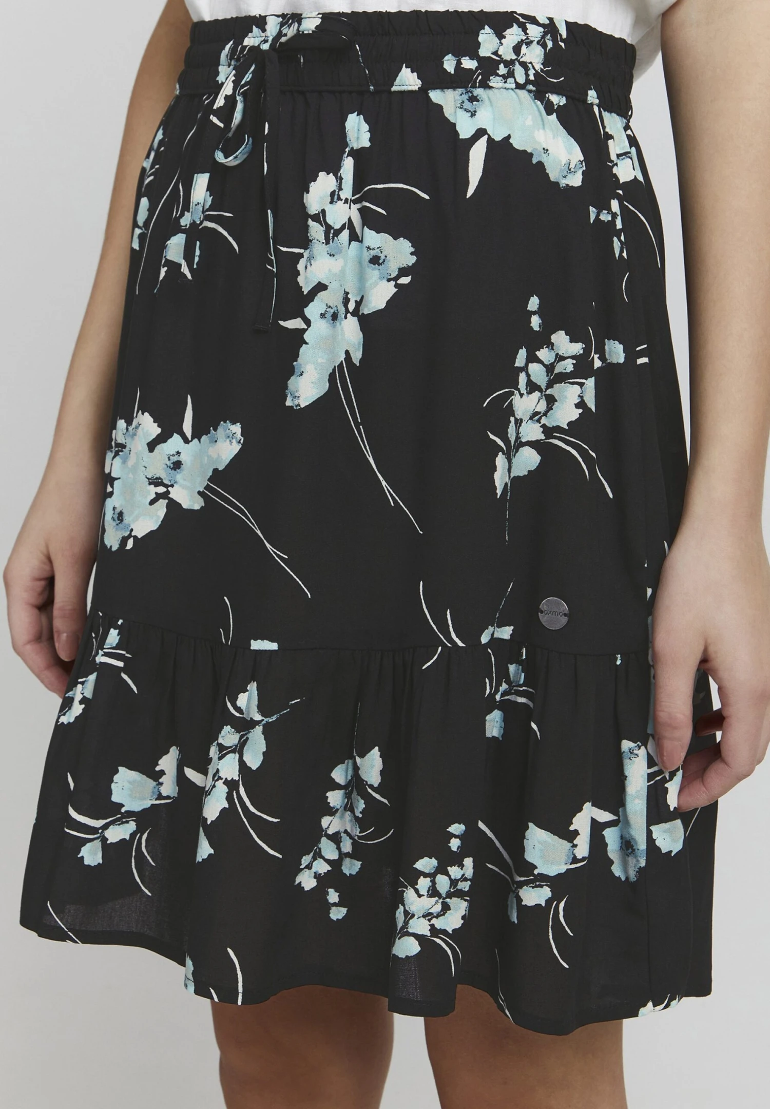 OXMO Oxeira - Falda Acampanada - Black Mix 7 OXMO Oxeira - Falda Acampanada - Black Mix - Imagen 5