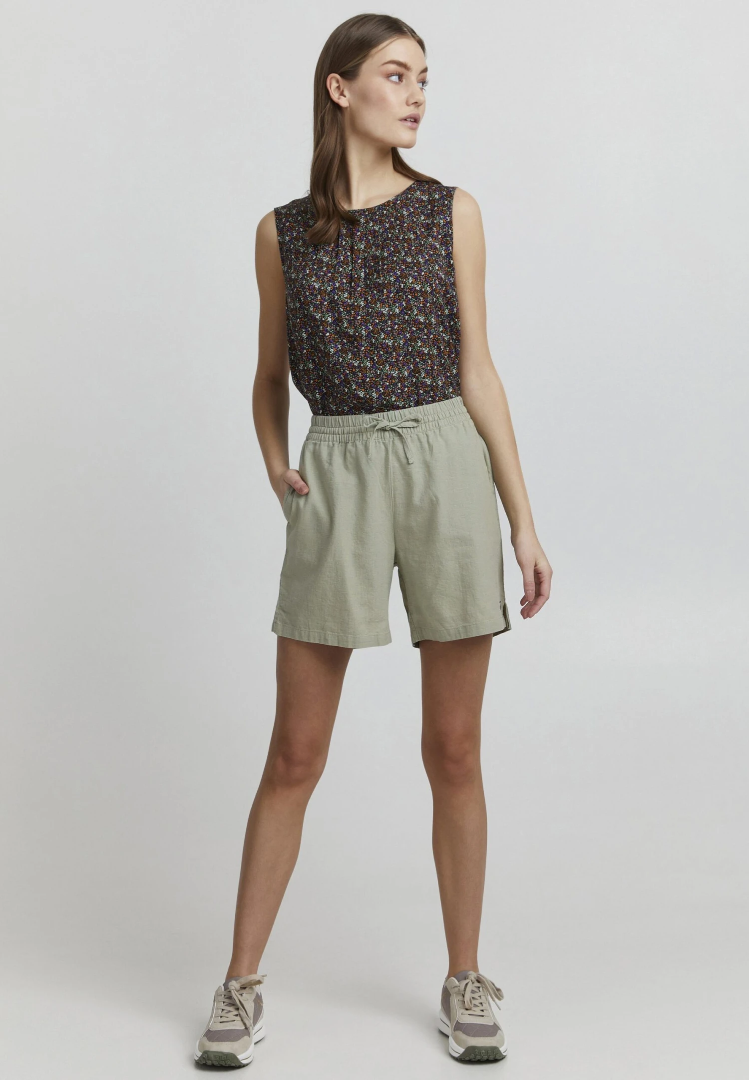 OXMO Shorts - Seagrass 4 OXMO Shorts - Seagrass - Imagen 2
